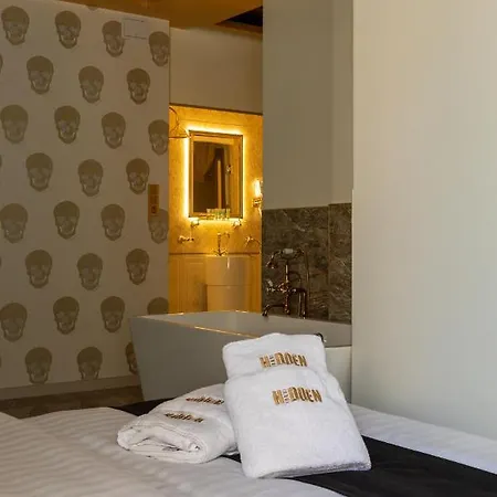 Appartement Hidden Bank: First Million