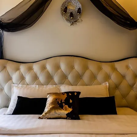 Апартамент Hidden Bank: First Million *