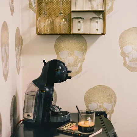 Hidden Bank: First Million Апартамент *