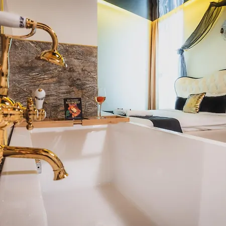 Appartement Hidden Bank: First Million *