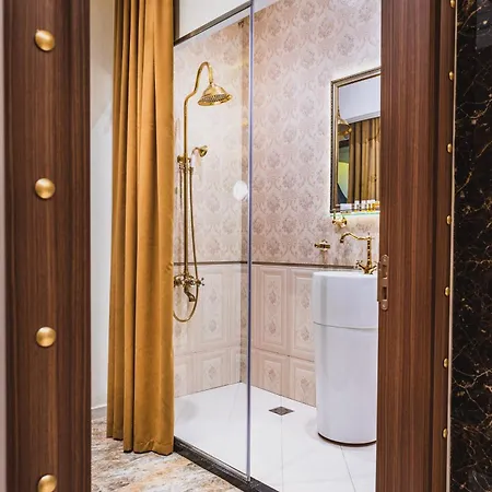 Hidden Bank: First Million Appartement *