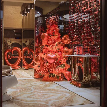 Hidden Bank: First Million Appartement